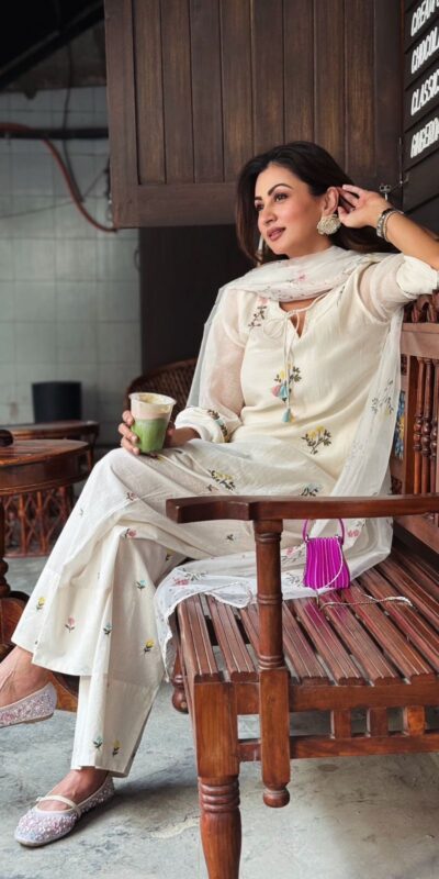 Aglow White Mul Chanderi Silk Embroider Work Salwar Suit