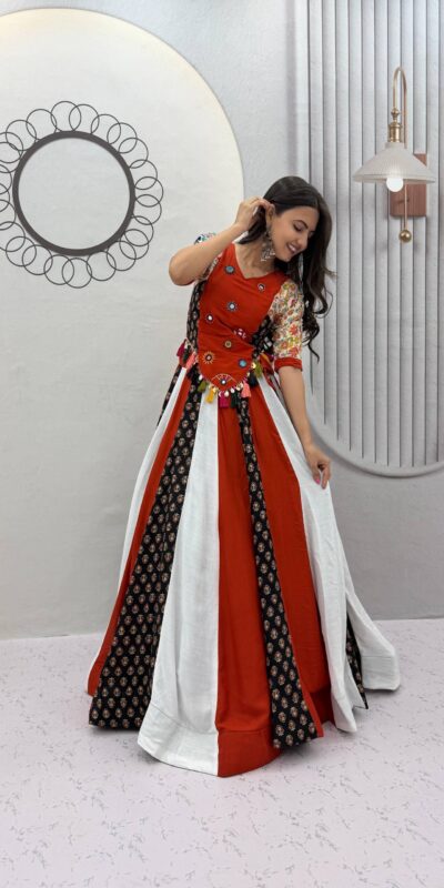 PC 587 Red in Pure Cotton Mirror Work & Gamthi Work Lehenga Choli . Exclusive Offer ₹3049. Delivery 4-6 Working Days. Shop now. | Lehenga, Bollywood Lehenga, Creative Lehenga, Designer Lehenga, Embroidered Lehenga, Party Wear Lehenga