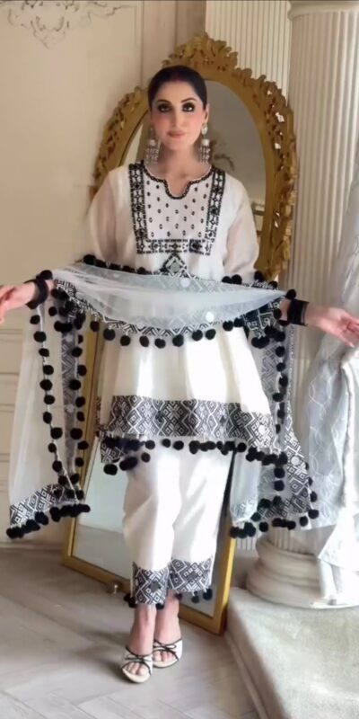 Shiny White Natural Crepe Silk Thread Work Salwar Suit