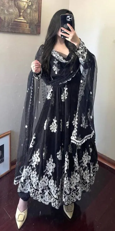 ravishing-stylish-black-color-party-wear-anarkali