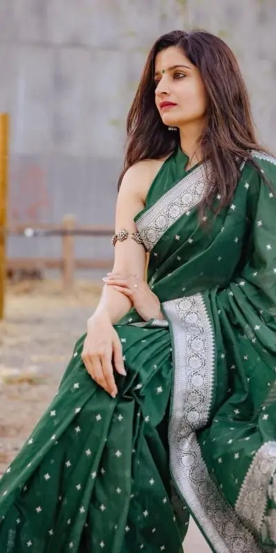 KP 5064 Green Color Soft Lichi Silk Cloth Beautiful Rich Pallu Saree Casual, Party Wear, Wedding, Events Etc. Expected Delivery 4-6 Working Days @ 1399/- | Sarees, Bollywood Sarees, Creative Sarees, Designer Sarees, Embroidered Sarees, Ethnic Saree, Modern Digital sarees, Party Wear Sarees