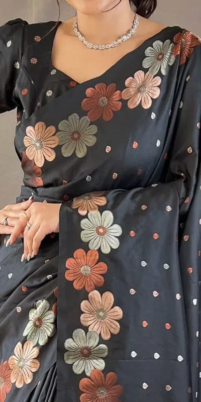 DDF 127 Black Color Soft Lichi Silk Ordinary Design Rich Pallu Saree Casual, Party Wear, Events, Festivals Etc. Expected Delivery 4-6 Working Days 1499/- | Sarees, Bollywood Sarees, Creative Sarees, Designer Sarees, Embroidered Sarees, Ethnic Saree, Modern Digital sarees, Party Wear Sarees