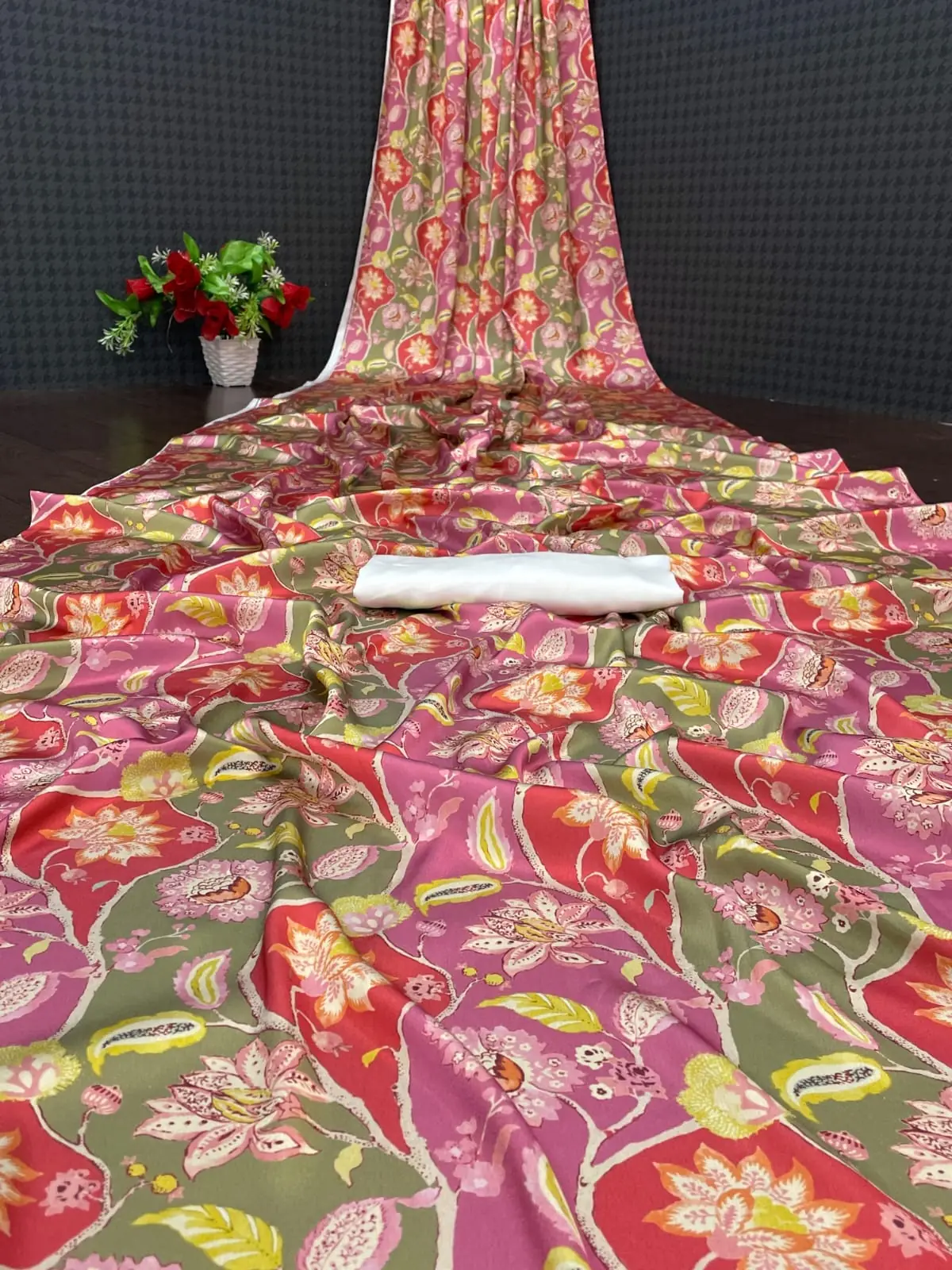 Veechis 6001 Red Heavy Devsena Soft Silk Saree Digital Print Saree Casual, Party , Festive, Events Etc. Expected Delivery 4-6 Working Days @1499 | Sarees, Bollywood Sarees, Creative Sarees, Designer Sarees, Embroidered Sarees, Modern Digital sarees, Party Wear Sarees