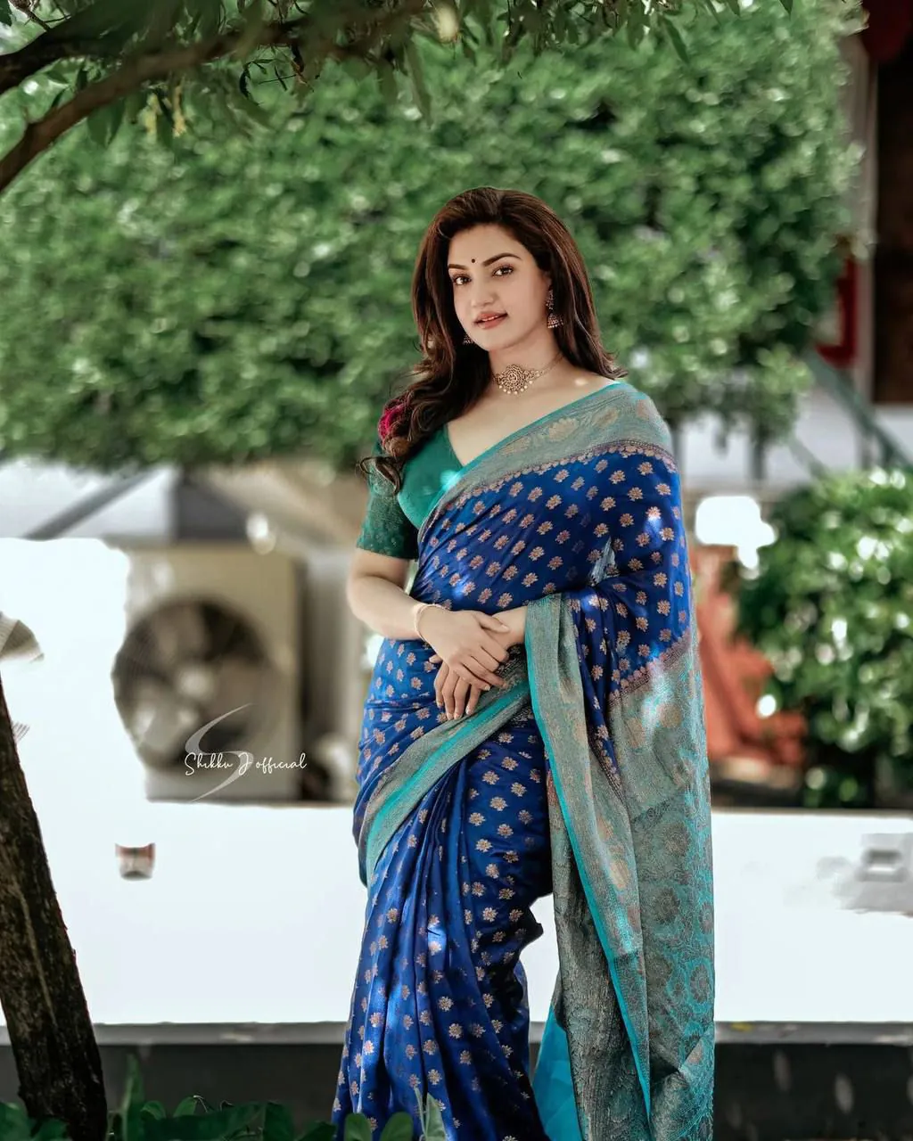 KP 5012 Royal Blue Color Soft Lichi Silk Cloth Beautiful Rich Pallu Saree Casual, Party Wear, Wedding, Events Etc.   Expected Delivery 4-6 Working Days @ 1499 | Sarees, Bollywood Sarees, Creative Sarees, Designer Sarees, Embroidered Sarees, Ethnic Saree, Modern Digital sarees, Party Wear Sarees