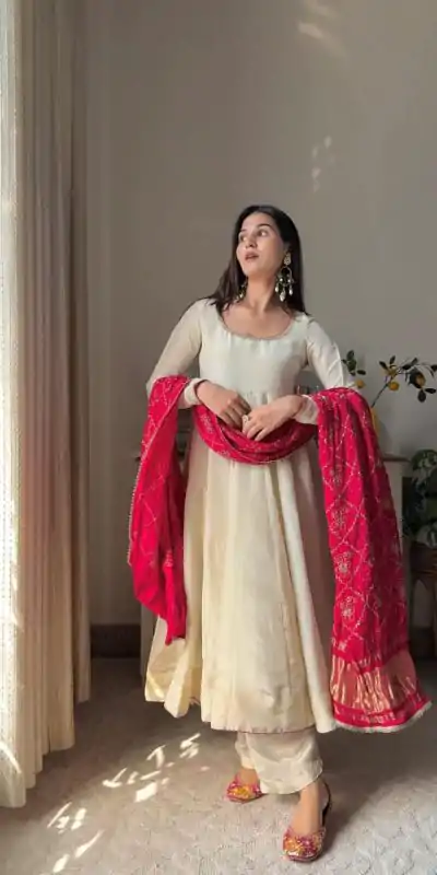LG 2016 Off White in Chinon Lace Border & Lace Work Gown . Introductory Price ₹1849. Delivery 4-6 Working Days. Shop now. | Gowns, Bollywood Gowns, Creative Gowns, Designer Gowns, Embroidered Gowns, Party Wear Gowns