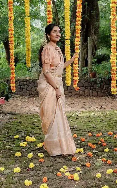 KP 4040 Off White Soft Lichi Silk Saree Perfect for Wedding, Party, Ethnic Day, Raksha Bandhan, Temple Visit Exclusive Offer ₹1299. Delivery 4-6 Working D | Sarees, Bollywood Sarees, Creative Sarees, Designer Sarees, Embroidered Sarees, Ethnic Saree, Modern Digital sarees, Party Wear Sarees