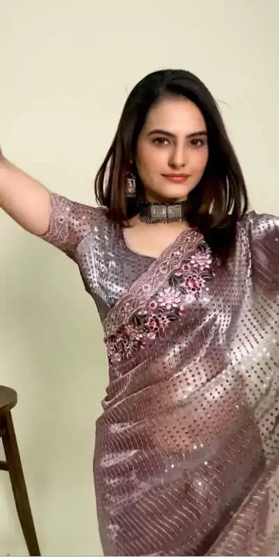 BT Sarangi Onion Premium Jimmy cho Silk Saree with Embroidery Work & Zari Work. Exclusive Offer ₹2899. Delivery 4-6 Working Days. Shop now. | Sarees, Bollywood Sarees, Creative Sarees, Designer Sarees, Embroidered Sarees, Ethnic Saree, Modern Digital sarees, Party Wear Sarees