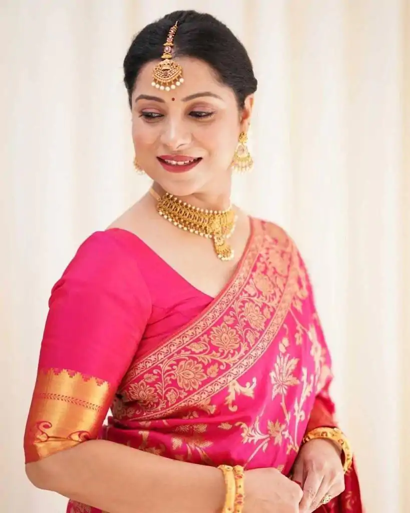 KP 4077 Pink Soft Lichi Silk Saree Perfect for Wedding, Party, Baisakhi, Temple Visit, Anniversary . Best Price ₹1349. Delivery 4-6 Working Days. | Sarees, Bollywood Sarees, Creative Sarees, Designer Sarees, Embroidered Sarees, Ethnic Saree, Modern Digital sarees, Party Wear Sarees