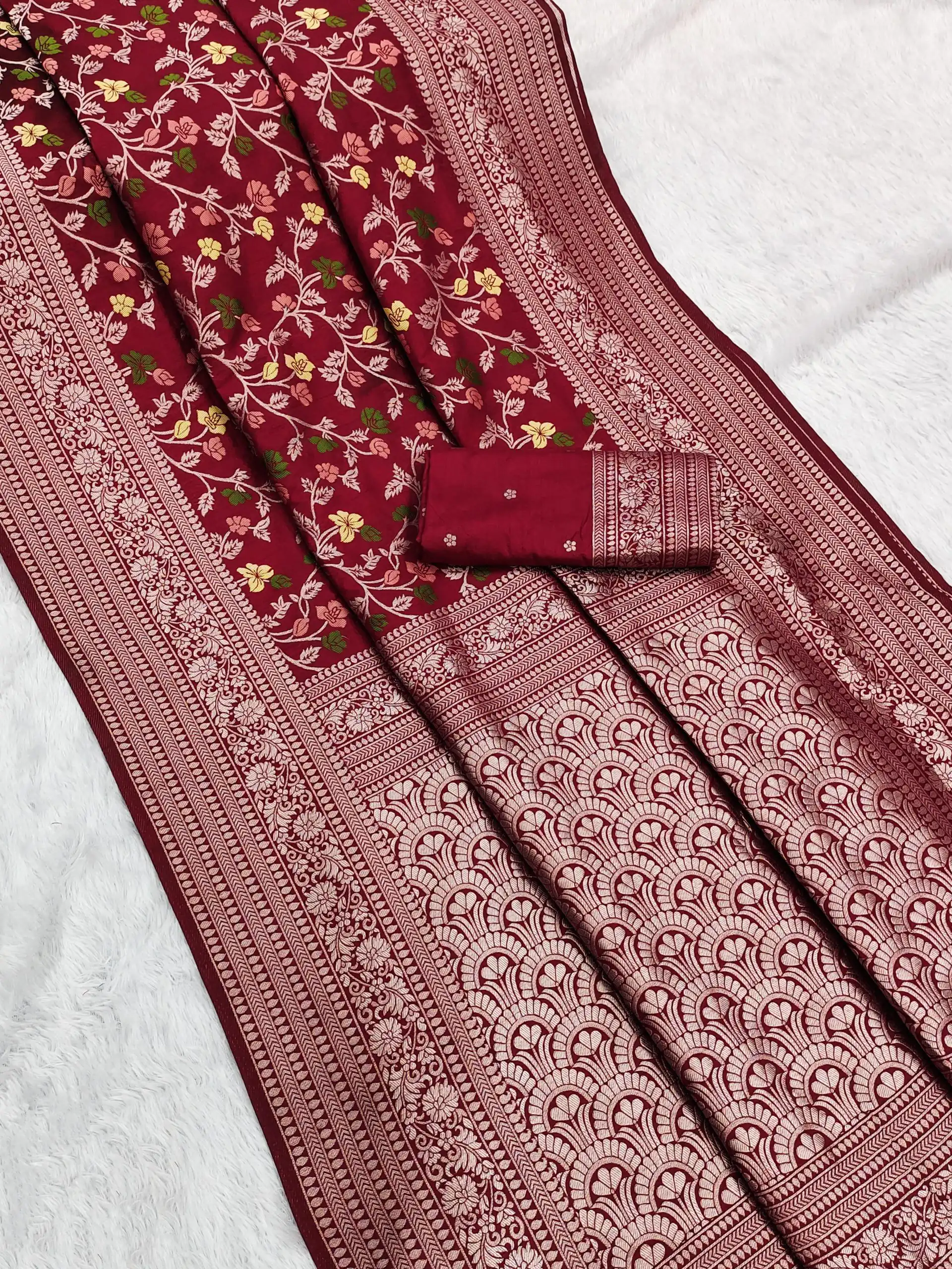 MB 96 Red Color Khaddi Pashmina with Zari Work & Lace Work Saree . Now at just ₹1999. Delivery 4-6 Working Days. Shop now. | Sarees, Bollywood Sarees, Creative Sarees, Designer Sarees, Embroidered Sarees, Ethnic Saree, Modern Digital sarees, Party Wear Sarees