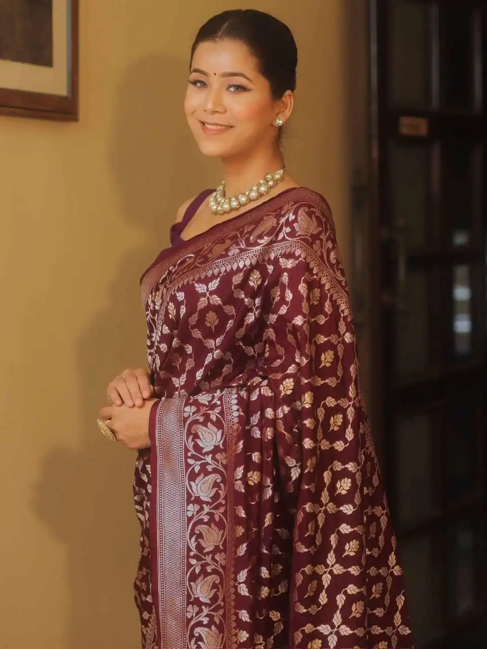 Maroon Lichi Silk Jacquard Border Work Saree - Image 3
