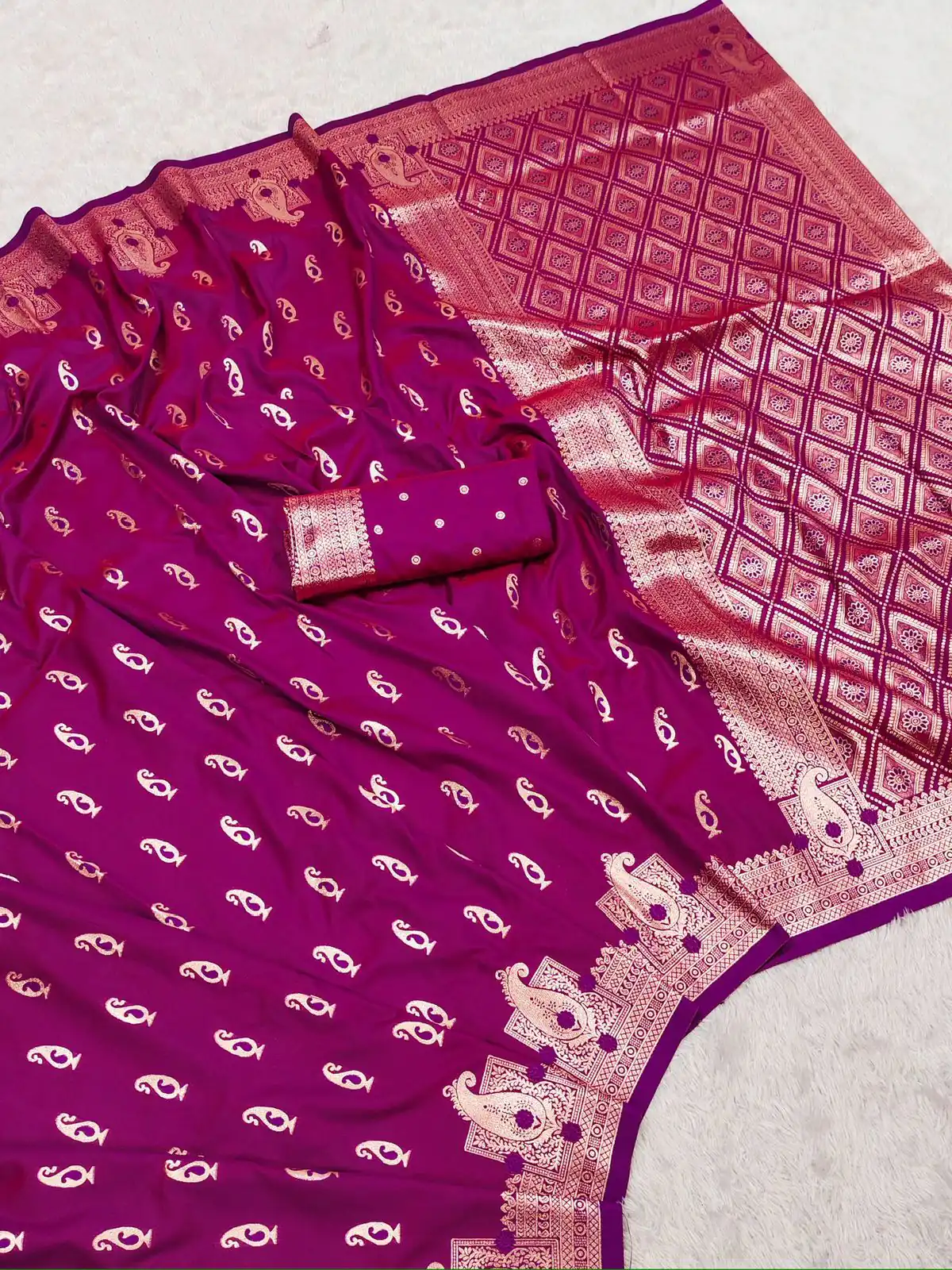 MB 41 Rani Pink Color Green Banarasi Silk Zari Weaving Saree . Wedding, Party, Festive, Available at ₹1849 only. Delivery 4-6 Working Days. Shop now. | Sarees, Bollywood Sarees, Creative Sarees, Designer Sarees, Embroidered Sarees, Ethnic Saree, Modern Digital sarees, Party Wear Sarees