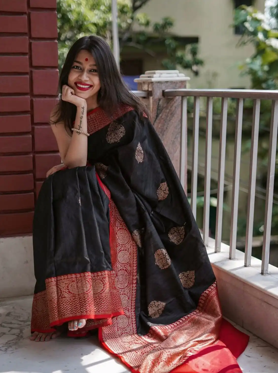 KPR 282 Black Soft Lichi Silk Saree Perfect for Wedding, Party, Reception, Diwali, Ethnic Day – . Affordable Price ₹1449. Delivery 4-6 Working Days. | Sarees, Bollywood Sarees, Creative Sarees, Designer Sarees, Embroidered Sarees, Ethnic Saree, Modern Digital sarees, Party Wear Sarees