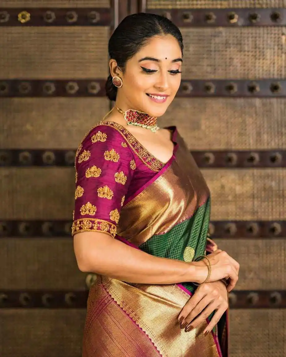 KPR 030 Green Color Soft Lichi Silk Saree with Lace Border & Lace Work. Best Price ₹1499. Delivery 4-6 Working Days. Shop now. | Sarees, Bollywood Sarees, Creative Sarees, Designer Sarees, Embroidered Sarees, Ethnic Saree, Modern Digital sarees, Party Wear Sarees