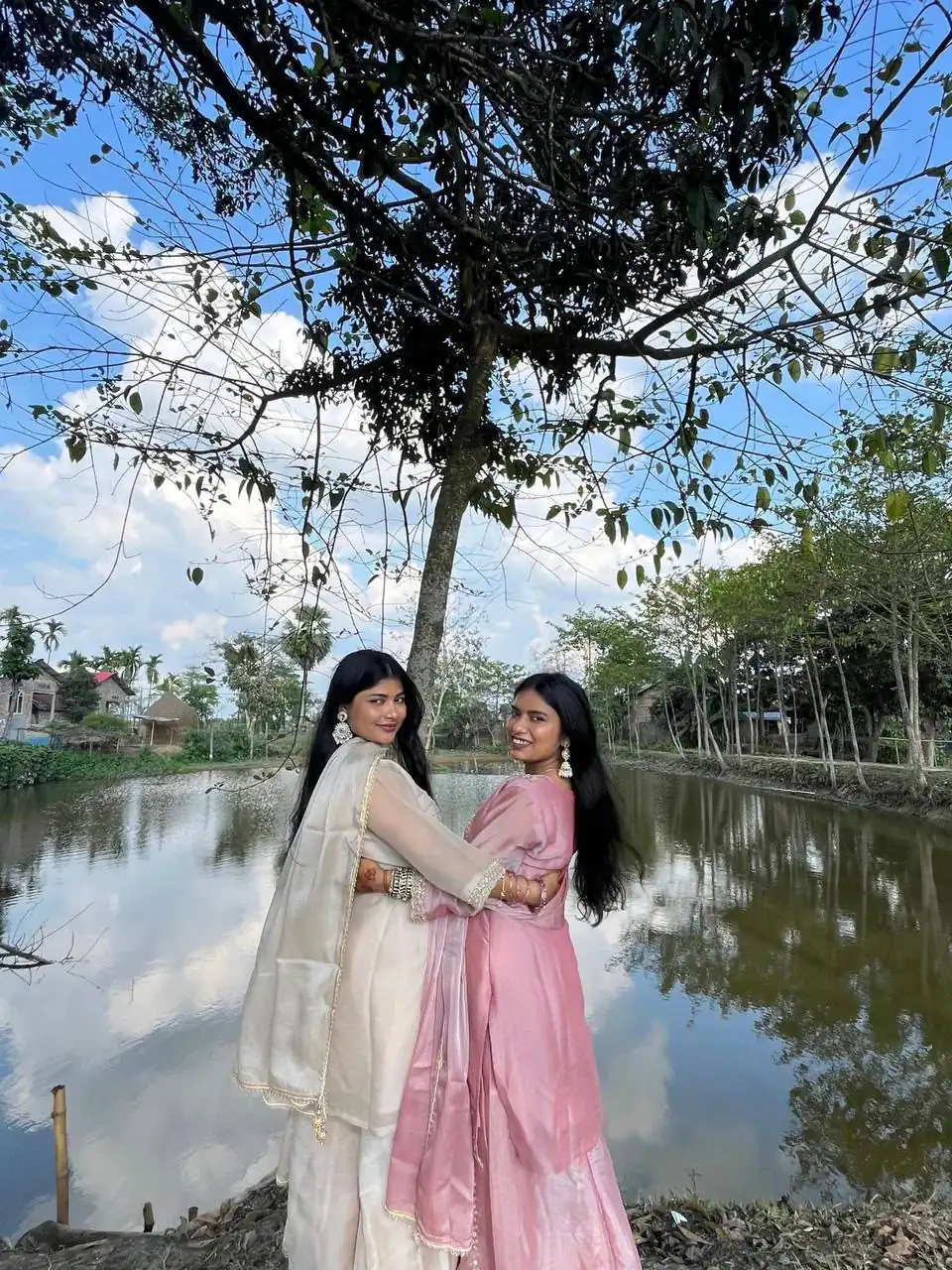 Stylist Cream Zimmy Cho Embroidery Work Salwar Suit Stylist Cream Zimmy Cho Embroidery Work Salwar Suit