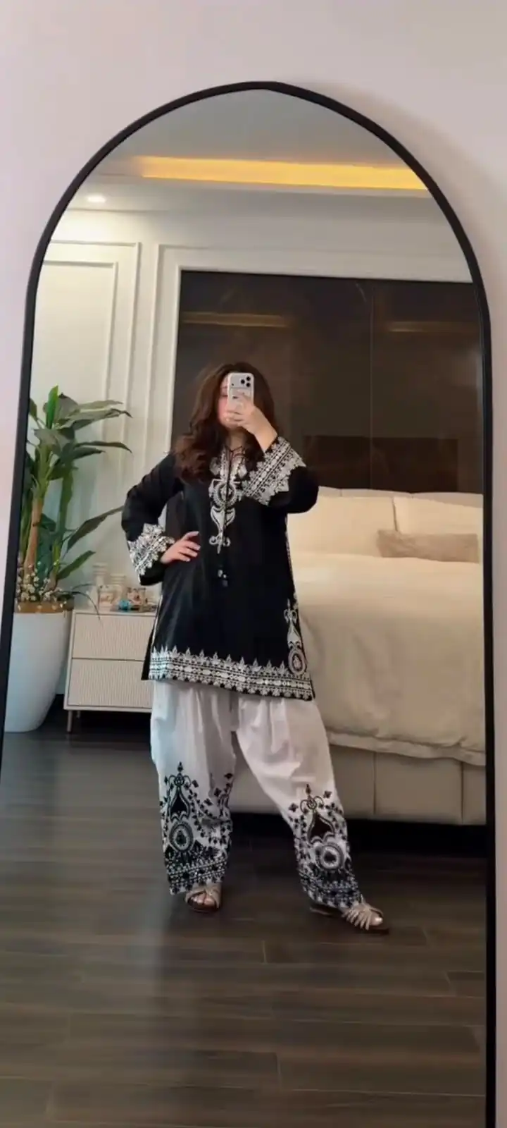 Aglow Black Natural Crep Silk Embroider Work Salwar Suit