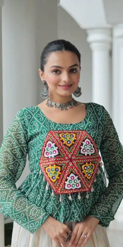 Stylist Green Bandhani Gamthi Patchwork Work Kurti