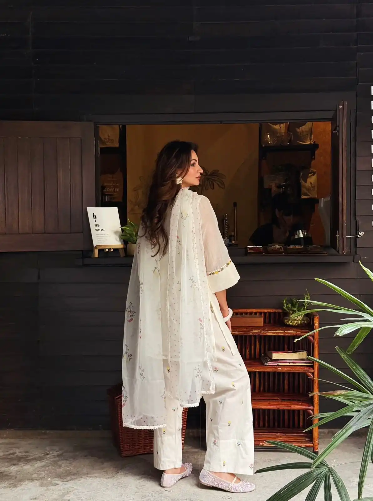 Aglow White Mul Chanderi Silk Embroider Work Salwar Suit