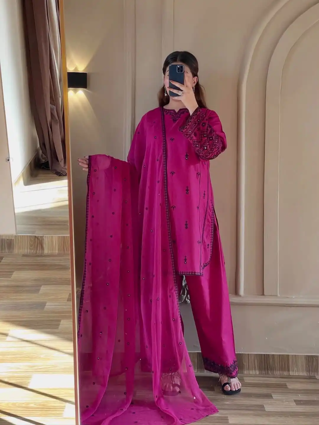 Aglow Pink Rayon Cotton Thread Work Salwar Suit
