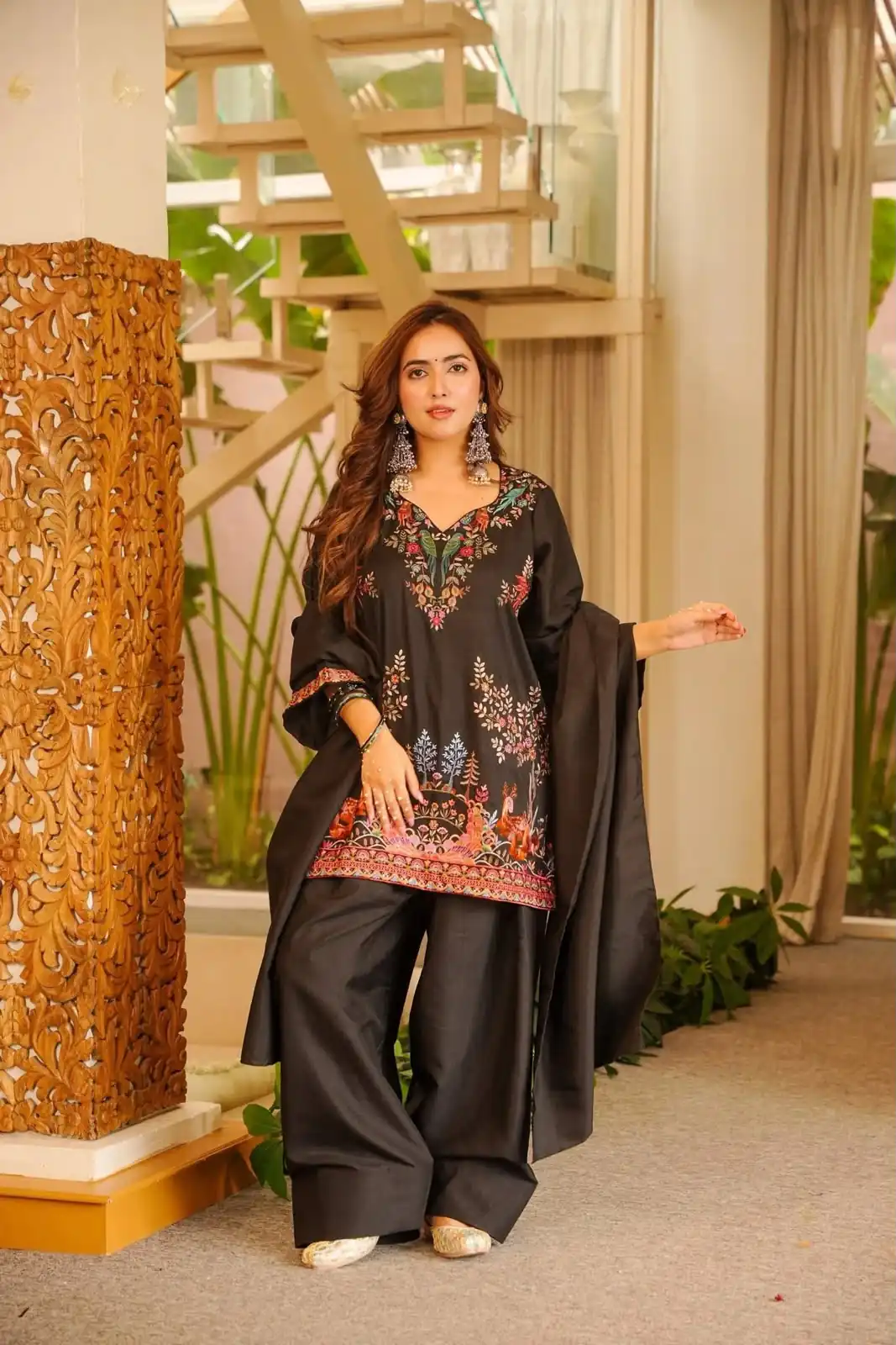 Fancy Black Rayon Thread Work Salwar Suit