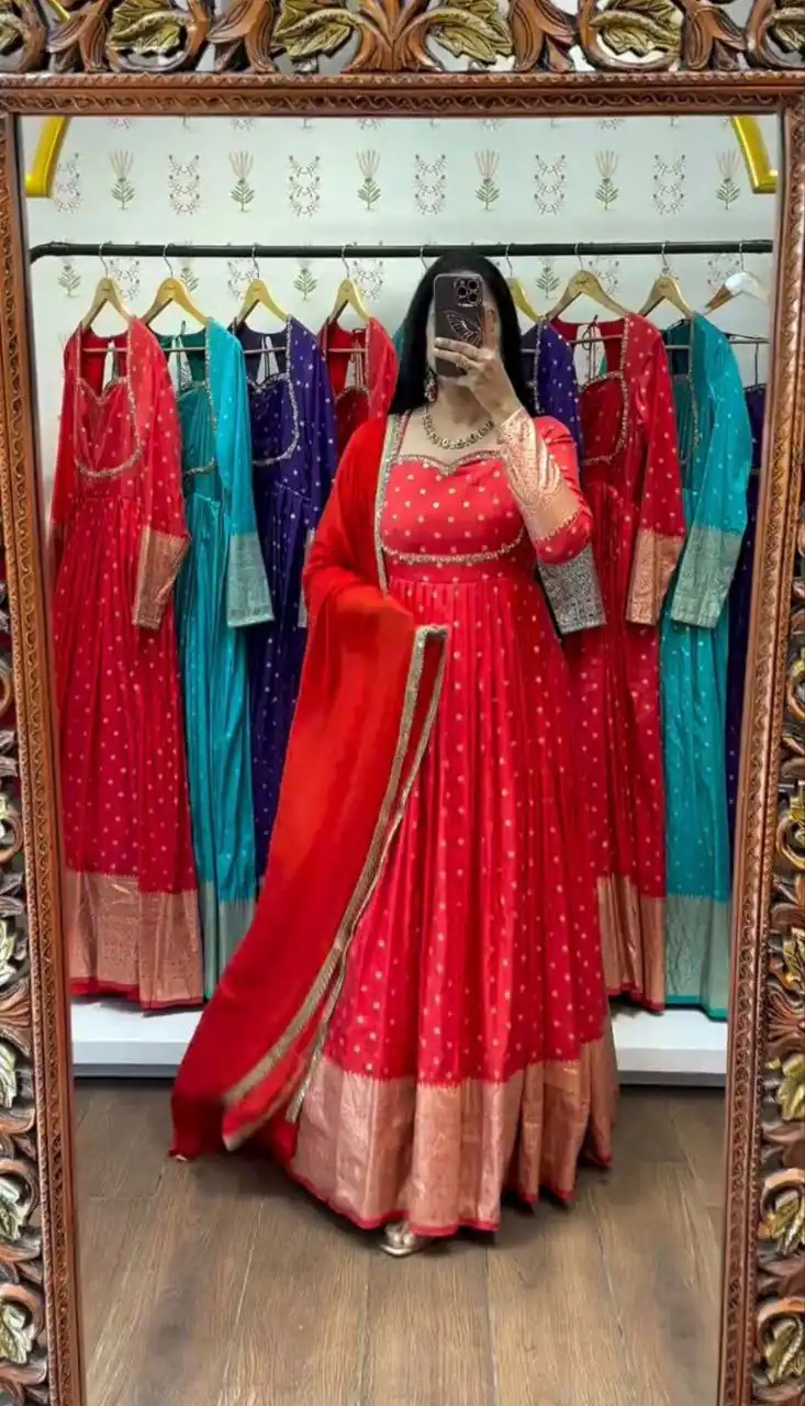 Fancy Red Jacquard Wiving Embroidery Zari Work Gown