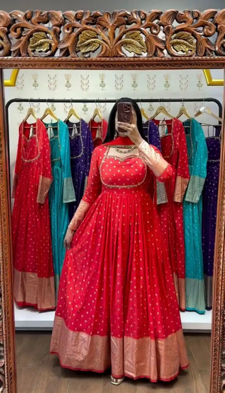 Fancy Red Jacquard Wiving Embroidery Zari Work Gown