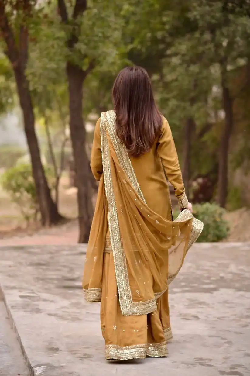 Fancy Rust Mul Chanderi Thread Work Salwar Suit