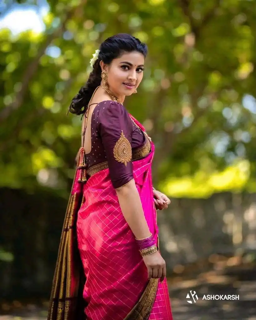 Perfect Pink Lichi Silk Jacquard Border Work Saree