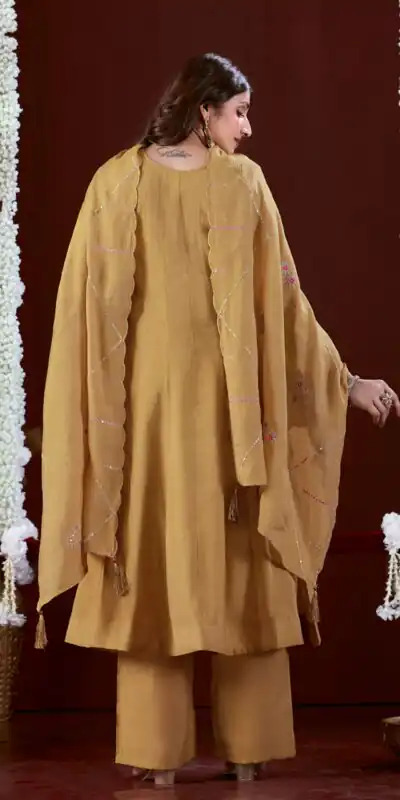 Super Chiku Mul Slub Thread Work Salwar Suit