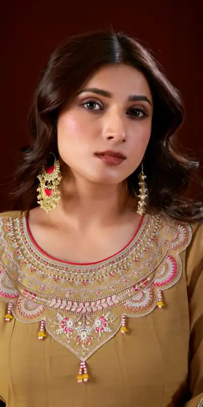 Super Chiku Mul Slub Thread Work Salwar Suit