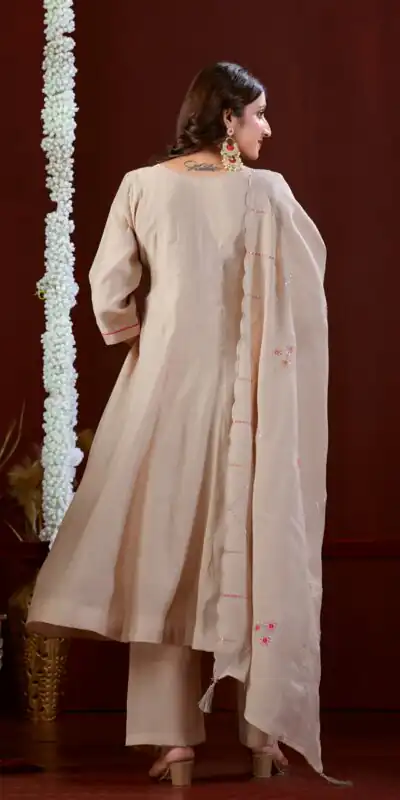 Super Off White Mul Slub Thread Work Salwar Suit