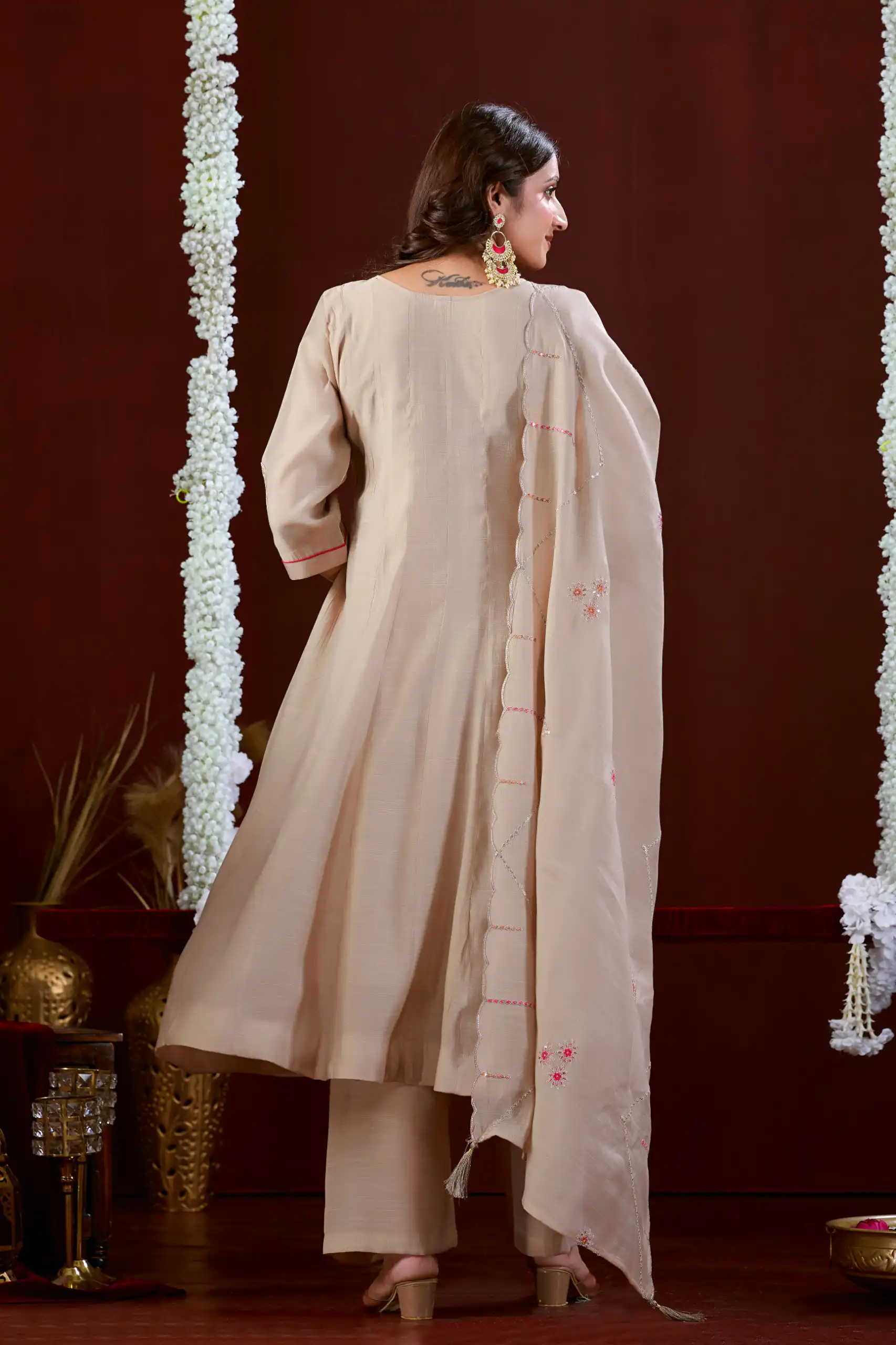 Super Off White Mul Slub Thread Work Salwar Suit