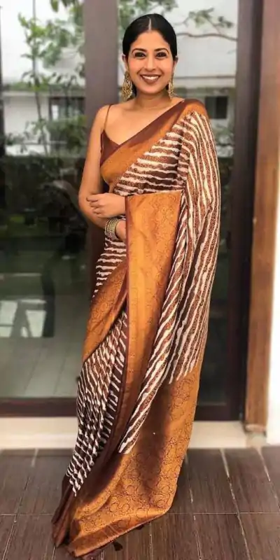 KP 4072 Dark Brown Color Lichi Silk Jacquard Work Fancy Saree Casual, Party Wear, Wedding, Events Etc. Expected Delivery 4-6 Working Days @1499/- | Sarees, Bollywood Sarees, Creative Sarees, Designer Sarees, Embroidered Sarees, Ethnic Saree, Modern Digital sarees, Party Wear Sarees